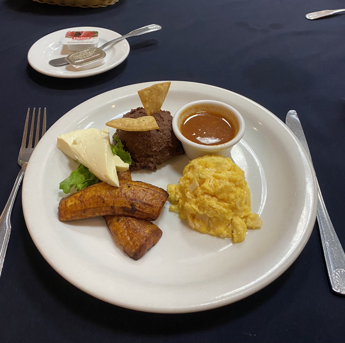 Desayuno típico salvadoreño. Gracias Querido Dios por la bendición de poder vivir en El Salvador 🇸🇻