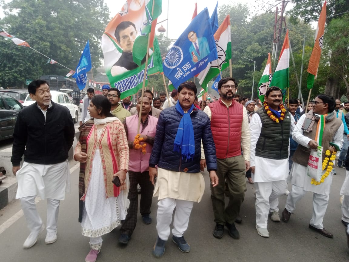 tanujpuniaINC's tweet photo. आज यू पी जोड़ो यात्रा का आगाज़ रकाबगंज लखनऊ से होते हुए समापन शहीद स्मारक लखनऊ में हुआ। इस यात्रा में चारबाग़ स्टेशन पर स्वागतकर्ताओं व कांग्रेस प्रतिनिधियों एवं साथियों के साथ मिलकर इस यात्रा को सफल बनाने में अपना अहम योगदान दिया।
जय कांग्रेस विजय कांग्रेस
#UPJodoYatra https://t.co/8IaxTUqqUf