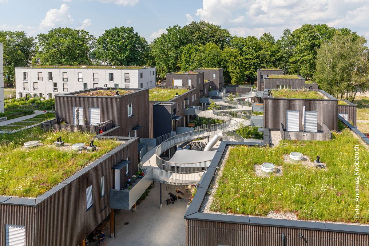 FNR_eV's tweet photo. #Holzbau-KIS: Neues Planungstool für #Kommunen weist Klimaschutzbeitrag von Holzbau im Detail aus, für #Neubau, #Sanierung, #Aufstockung + #Nachverdichtung:  https://t.co/DgNGKK07t1
#kohlenstoffspeicher #CO2 #ChartafuerHolz #bauenmitholz @bauwende @BauhausErde https://t.co/uUlD4tFwfN