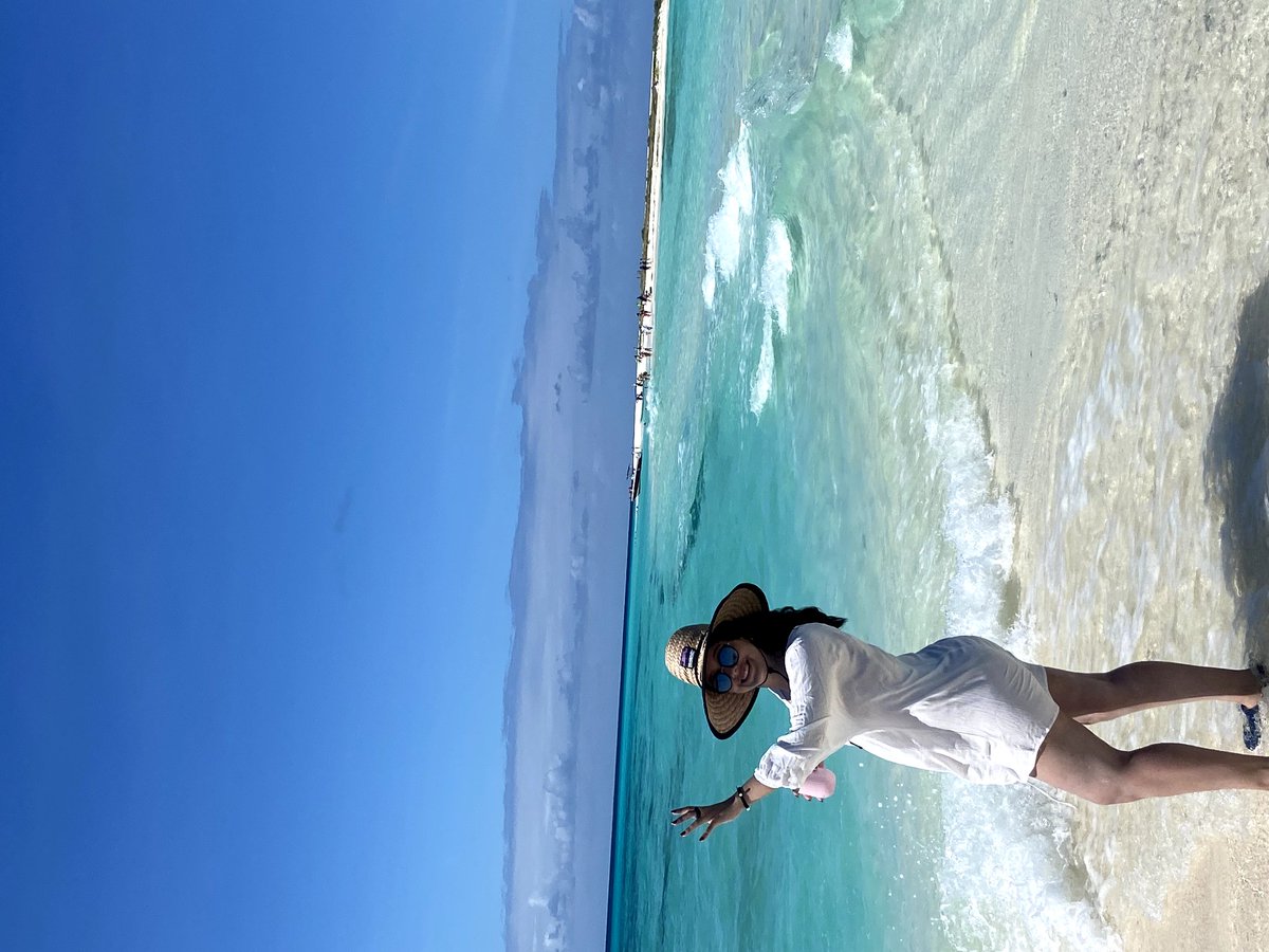 Dayanaigf_'s tweet photo. ¡Llegué a Los Roques! Lo digo con emoción porque siempre lo ví como un destino inalcanzable. Es un paraíso y me conecto con todo lo bonito de mi país. 🇻🇪

Les voy a contar mi experiencia, cómo lo planifiqué y un descuento por si se animan a ir. Abro 🧵 https://t.co/nOz4kO98Gc