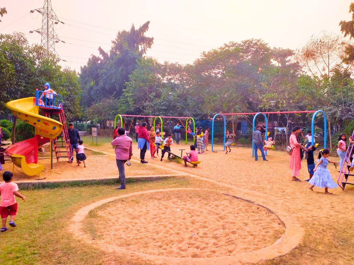BDA_BBSR's tweet photo. Fun-filled moments and laughter echo in our park's children playing area. Watch as little ones explore, imagine & create magical memories together. Let's cherish the joy of innocent playtime at Dr. Shyama Prasad Mukherjee Park.
#PlaytimeJoy #KidsAtPlay #BDAPark #BhubaneswarPark https://t.co/ebTBfQkbqe