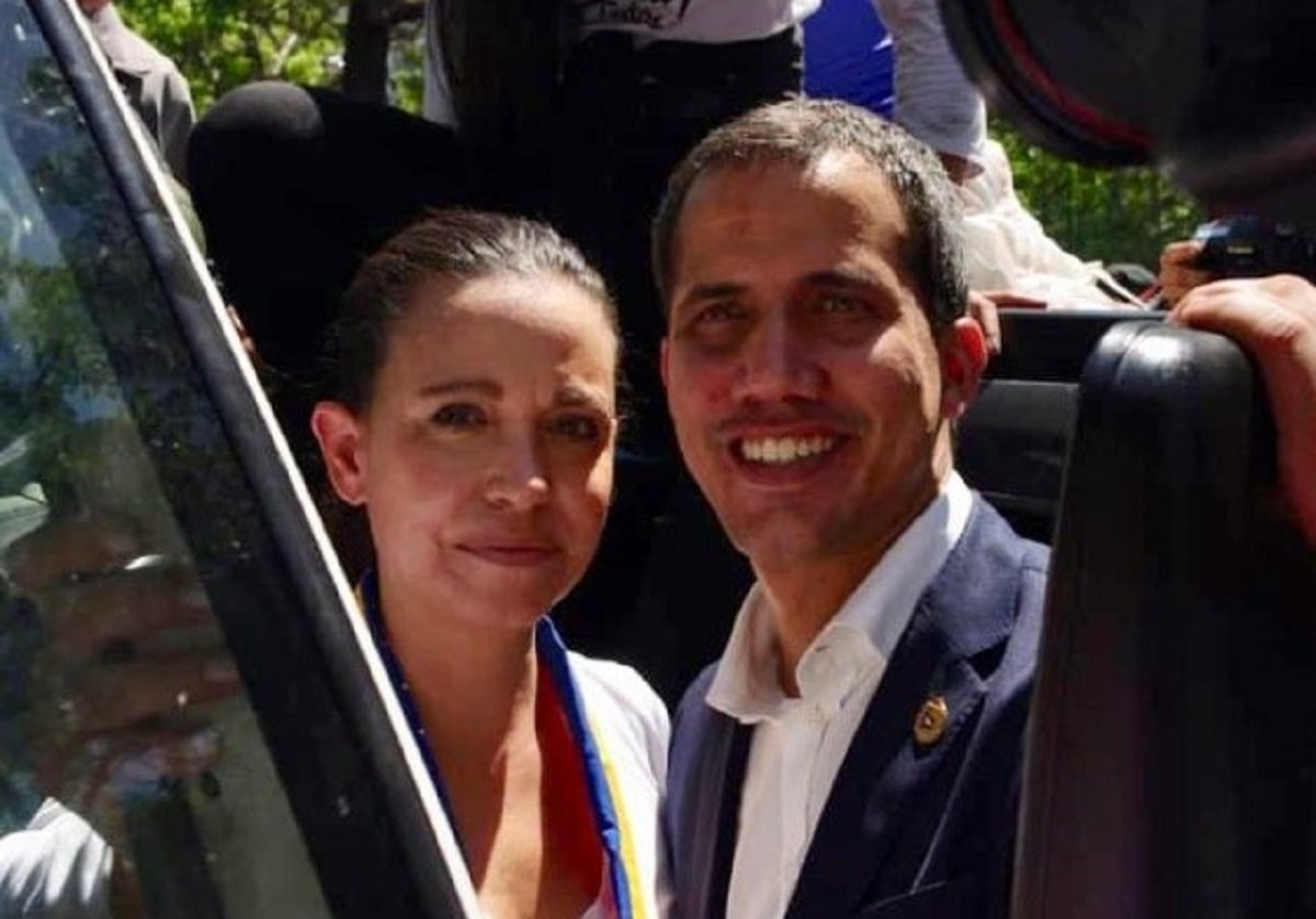 RESISTENAC2013's tweet photo. @angeltauro132 @MariaCorinaYA La moderna revolución socialista es una sola @Noelleal https://t.co/gNfP7V73Dy