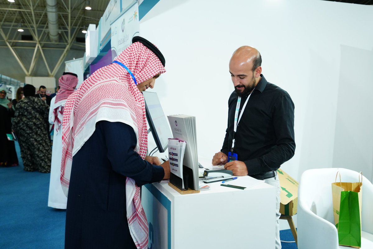 Rals2030's tweet photo. لحظات مميزة من الموسم الخامس لـ
#ملتقى_الموارد_البشرية_والاستقدام
مكتب ندل للاستقدام @Nodul_sa
استقبل في جناحها زوار المعرض وقدم لهم العديد من الخدمات المتميزة طيلة أيام الملتقى
#HRALS23
#الرياض
#السعودية
#RiyadhExpo2030 https://t.co/6h41oTJNsY