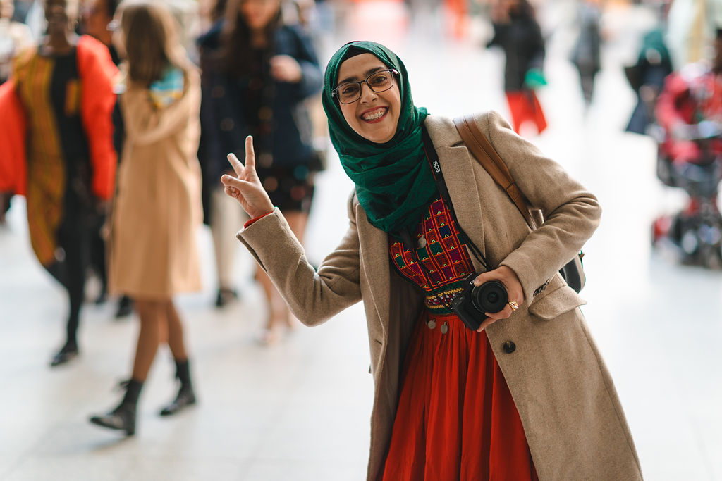 CheveningFCDO's tweet photo. Waiting for an applications update? 👀 

Don't worry future #Cheveners, your applications are about to be passed on to your local British embassy or high commission for the second review stage, before invitations for interview are sent out next month. 

https://t.co/nfoW5k9RHR https://t.co/23Yph5ygFA