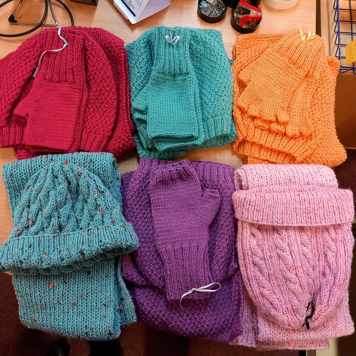 LibFalkirk's tweet photo. #Falkirk Library staff have been glad of their handmade Christmas gifts from the knitting club this week! Brrr!
We're fortunate to have not one, but TWO crafty clubs who meet at #FalkirkLibrary. They're keen to share their knowledge and skills with others - beginners welcome. https://t.co/7snQRGmTsv