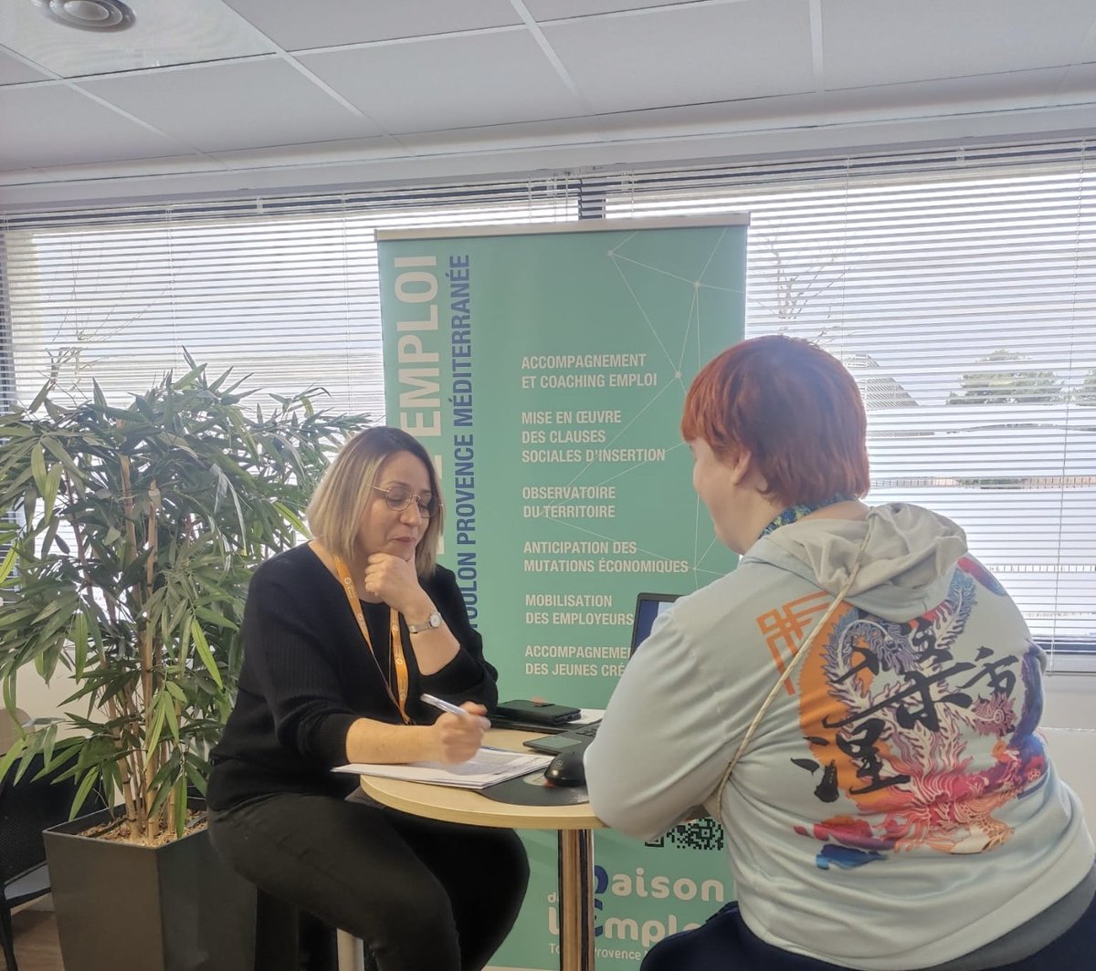 Caroline Roose (@caroline_roose) on Twitter photo Dans le cadre du Plan Local d'Insertion par l'Emploi #PLIE, nous avons accueilli la <a href="/MDE_PM/">Maison de l'Emploi</a> dans notre agence.
Le but est de #faciliter l'accompagnement vers l'emploi des publics en difficulté tout en renforçant la #synergie entre les acteurs de l'emploi.🤝
#AvecFranceTravail Dans le cadre du Plan Local d'Insertion par l'Emploi #PLIE, nous avons accueilli la <a href="/MDE_PM/">Maison de l'Emploi</a> dans notre agence.
Le but est de #faciliter l'accompagnement vers l'emploi des publics en difficulté tout en renforçant la #synergie entre les acteurs de l'emploi.🤝
#AvecFranceTravail