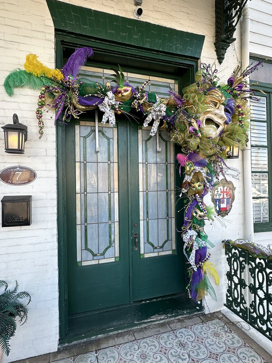 AL_Reporting's tweet photo. ACR Mobile is ready for Mardi Gras!!🎉🎉🎉🎉 https://t.co/3lL4KjUxGm