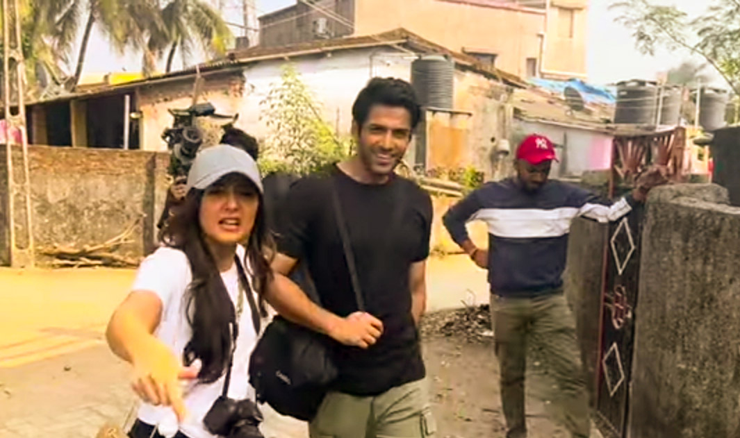 Le Me to Mohit-Anjali 
KABIR ka BAAP Surya Dev hai You Two tell Swastik to think something about NeiVi k Mummy-Papa before the Entire #NeiVika fandom gatecrash the set with their own scripts on
"NeiVi k Mummy-Papa" 🥹🤣 
Jokes apart loved the Vlog
Director Sir is MOOD🫰 #Vanshaj