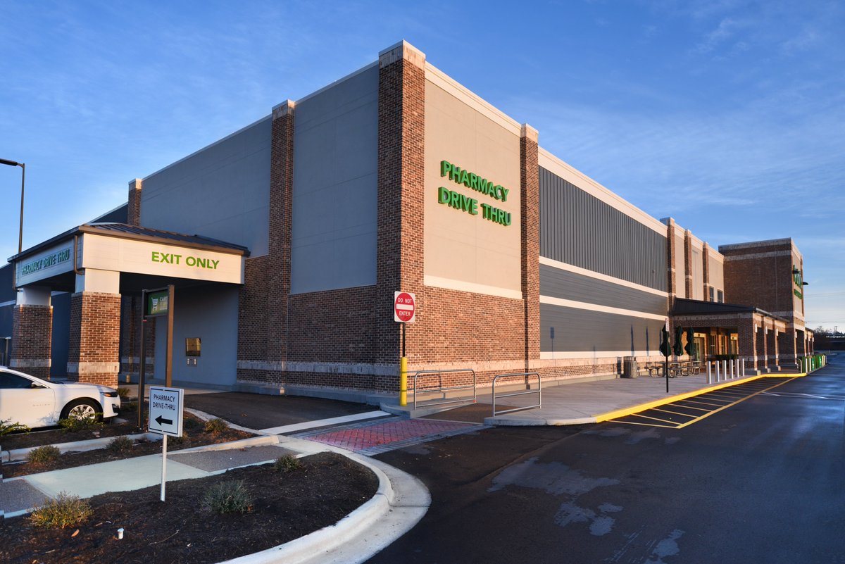 We're thrilled to announce the successful completion of the Publix and Retail Shops at West Edge! 🎉🏢 Omega teams turned vision into reality, bringing the state-of-the-art Publix and retail spaces to the community.
#webuildtrust #publix #retailspace