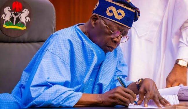 SaharaReporters's tweet photo. BREAKING: Tinubu Slashes Travel Expenses For President, VPs’ Offices, All Government Officials By 60% | Sahara Reporters https://t.co/TC0k9dYUWA https://t.co/1zcwAZNfUP