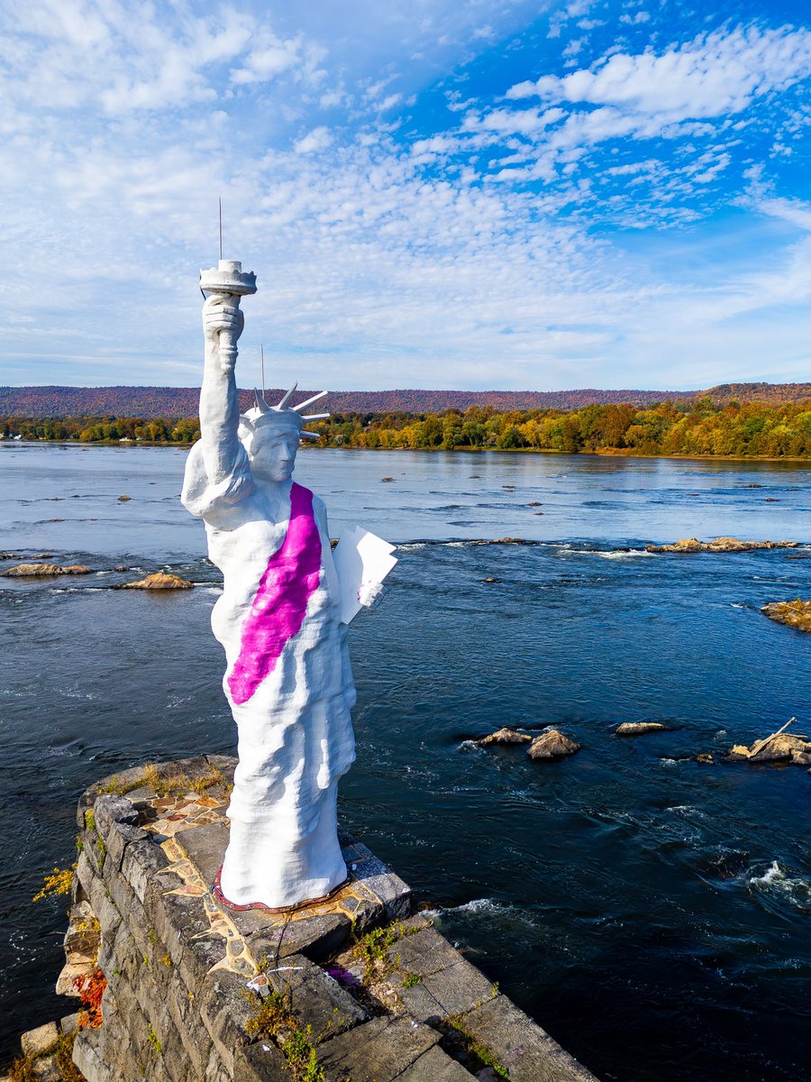 Little Lady Liberty near Dauphin, PA. Shot on the #djimini4pro…

#susquehannariver #ladyliberty #statueofliberty #dauphin #dauphinpa #dauphincounty #dauphincountypa #harrisburg #harrisburgpa #visitpa #pennsylvania #dronephotography #dronephoto #drones #mini4pro #mini4 #djimini4