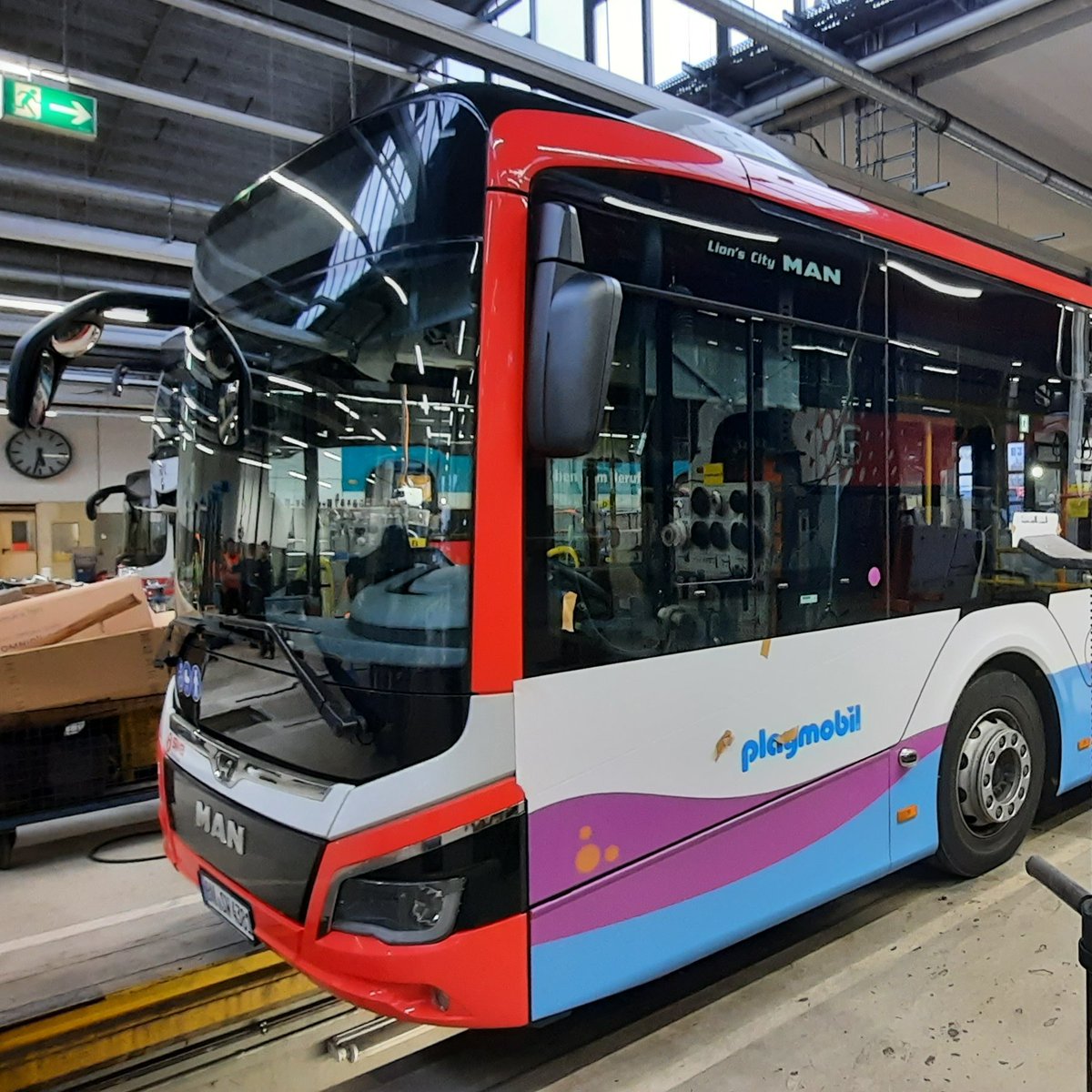 SWBBusundBahn's tweet image. Im neuen Design des Traditionsunternehmens #Puppenkönig in #Bonn unterwegs. Wer seine eigenen Motive gerne auf einem unserer Busse sehen möchte, hat die Möglichkeit über #Ströer Werbeflächen auf unseren Fahrzeugen zu buchen. Weitere Infos findet ihr unter swb-busundbahn.de/service/werbun…!