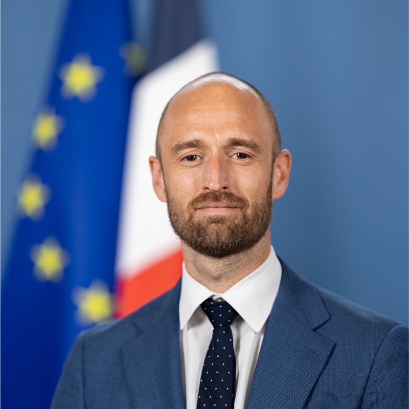 Rôle et missions de l’ambassadeur pour le Sport, projection du mouvement sportif à l’international, lien avec le MSJOP, French Sport Touch, Mondial de rugby, mobilisation des ambassades lors des GESI : <a href="/DucroquetSamuel/">Samuel Ducroquet</a> dit tout à <a href="/NewsTankSport/">News Tank Sport</a> (1/2) sport.newstank.fr/article/view/3…