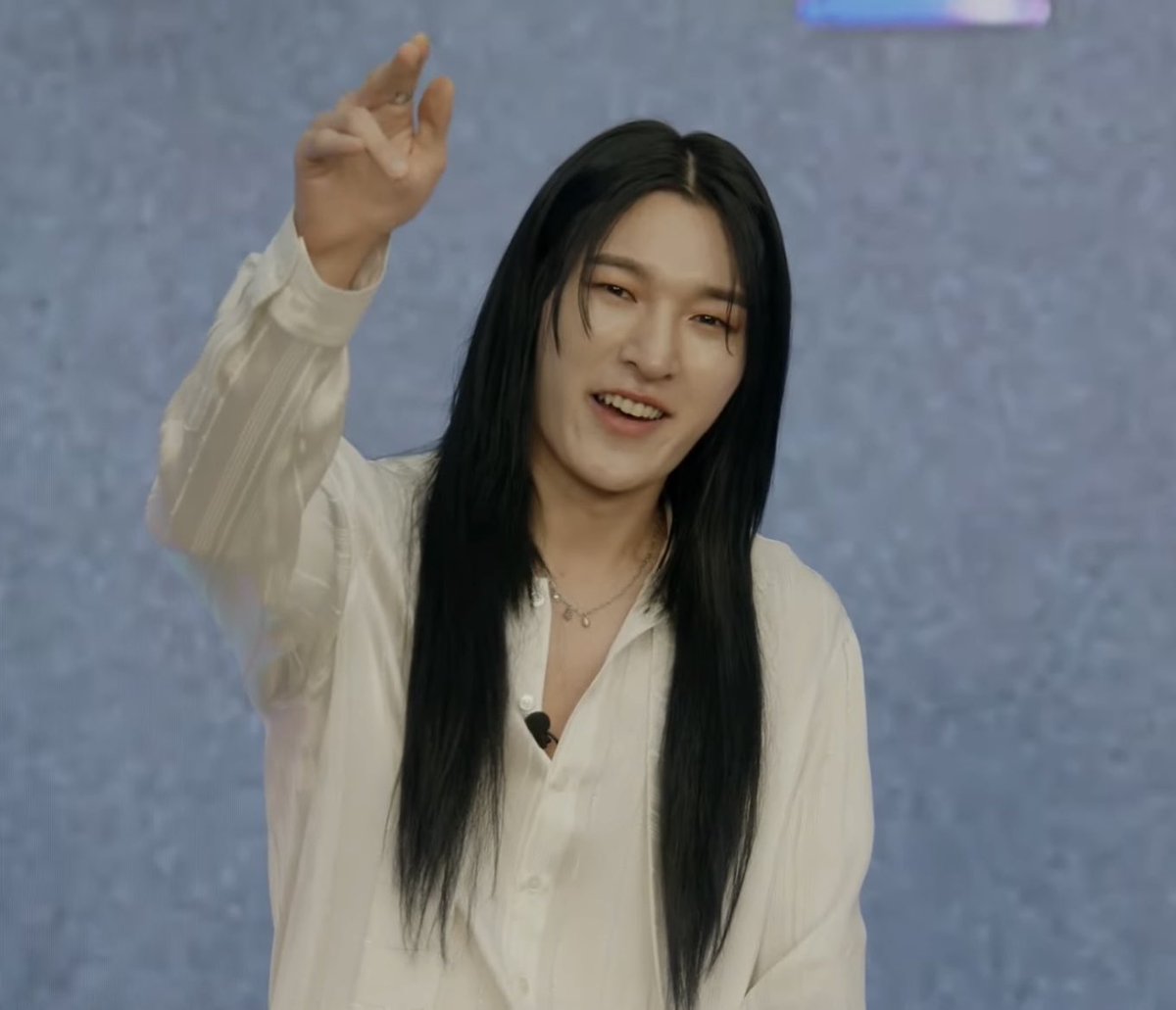 KJHGALLERY's tweet photo. ! #준지 #JUNJI #OnlyOneOf #온리원오브 #dOpamine #ThingsICantSayLOve https://t.co/3UpioCwykt