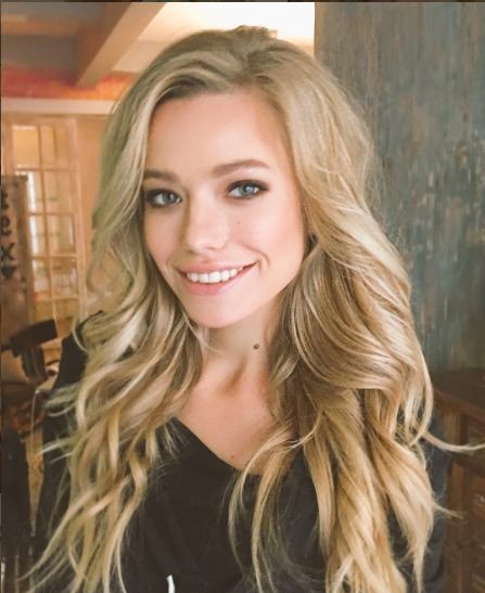 Paso solamente a desearles un día maravilloso 💕
Recuerden que son personitas importantes.

Más tarde me pondré a responder lo pendiente 😘

                 #FreeRol | #SexRol