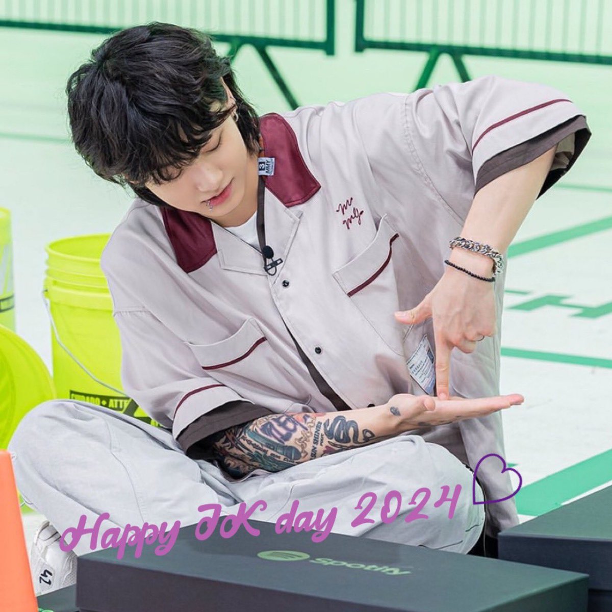 ravkook7's tweet photo. ꙳✧˖°⌖HAPPY JK DAY 2024꙳✧˖°⌖

真夜中にふと会いに来てくれてたグク
あの時間が恋しいෆ

🐻 𝒟-518 
🐰 𝒟-519
明日も怪我なく安全に過ごせますように✧*｡

#HAPPYJKDAY2024 https://t.co/vXyyH02vxa
