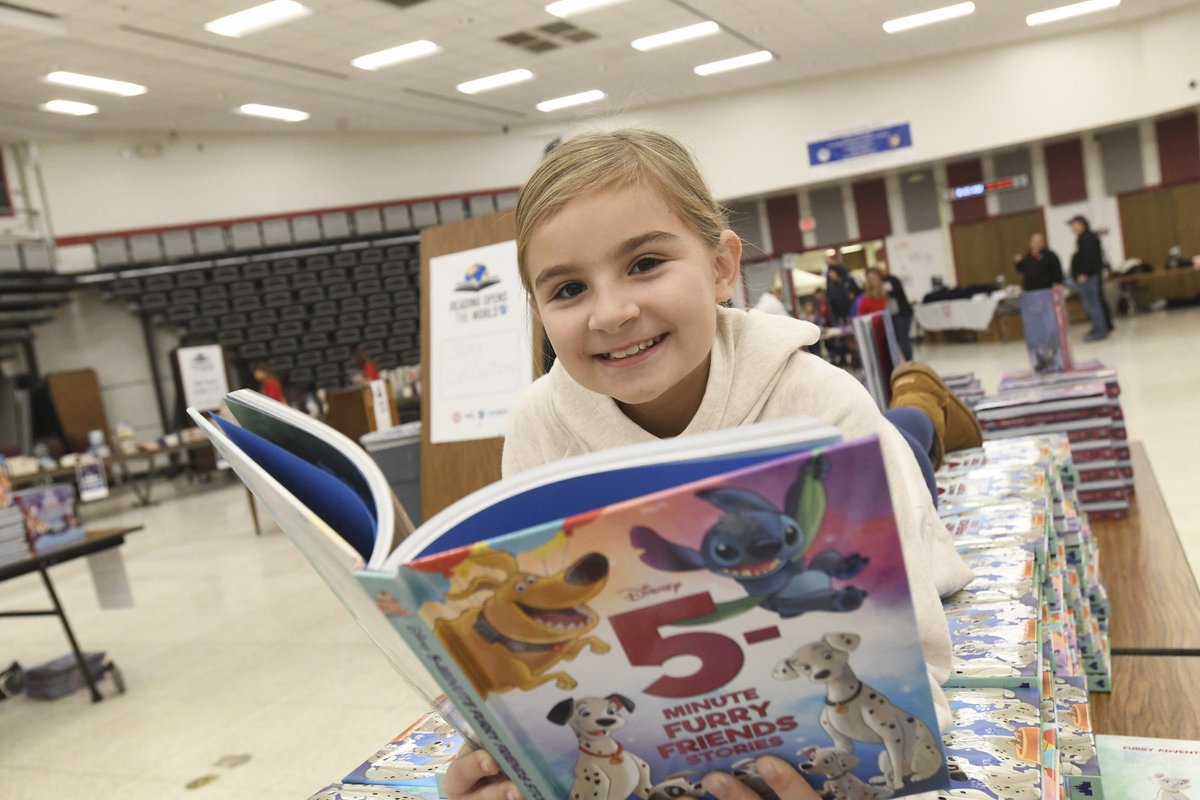 Hey, did you see? In 2023, @AFTunion gave away 1 MILLION books as part of their #ReadingOpenstheWorld program, including thousands distributed in New York!