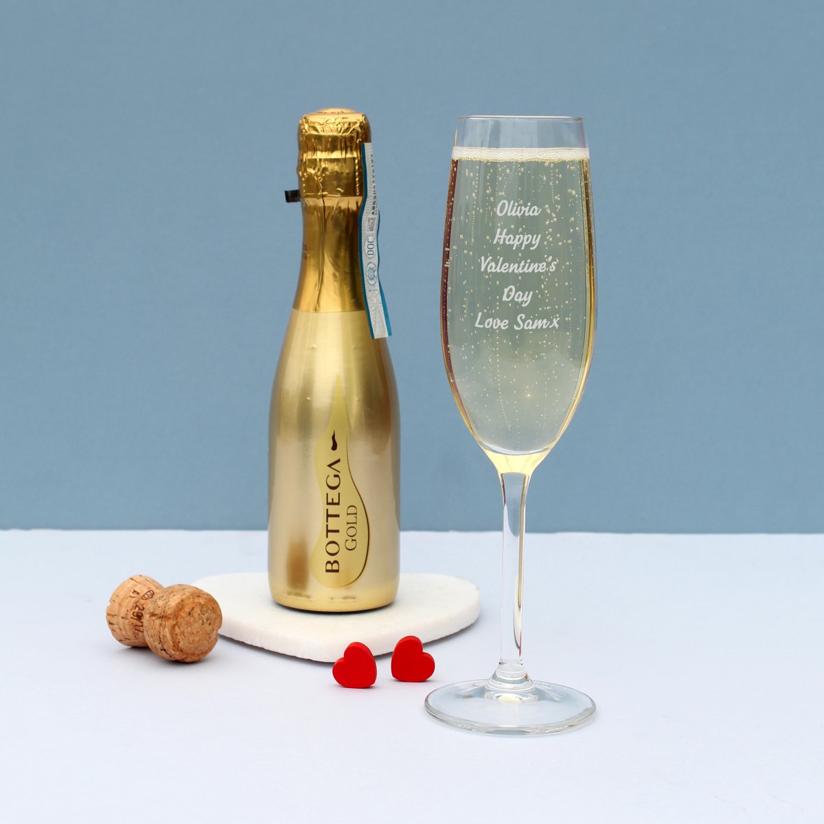 onlyissy's tweet image. The gift of bubbles….the perfect gift for the perfect loved one! If you have that special someone who loves a glass of fizz, why not treat them to this Personalised Flute &amp;amp; Mini Bottega Prosecco Set! Available in rose gold or gold!
#personalisedgifts #norfolkgiftshop #giftforyou