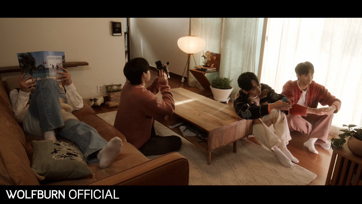 BXB_wolfburn's tweet image. BXB(비엑스비) - 'Airplane' M/V Teaser

✈️ youtu.be/_r3ulGB-HKQ
💿 2024.01.11 18:00 (KST)

#BXB #비엑스비
#Airplane #에어플레인 #Wings