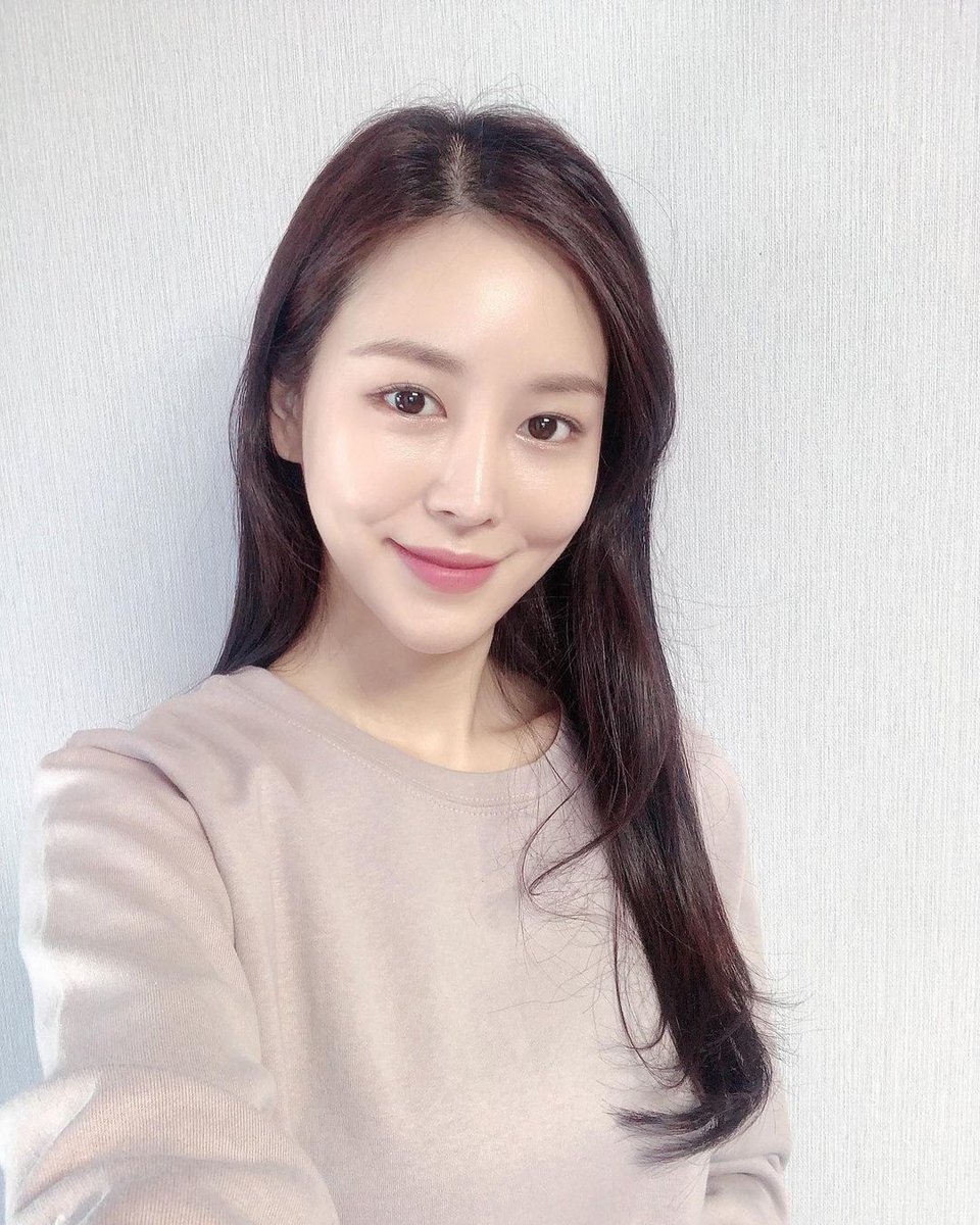 많은 이들이 외로움과 고독을 혼동하곤 한다.
외로움은 다른 사람과 단절된 상태로 스트레스를 유발하지만, 고독은 스스로 선택한 것이기에 삶에 활력을 준다.