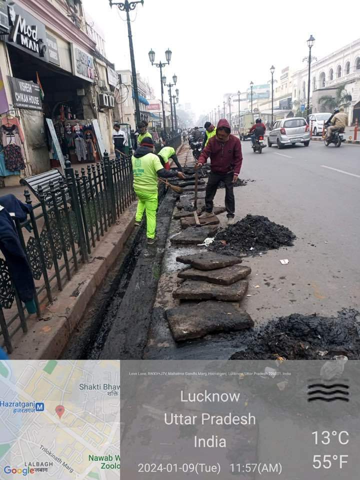 LMC_Lucknow's tweet photo. Look who's keeping our city spick and span! 👏 Join us in applauding the Lucknow Municipal Corporation for their special cleaning efforts on Mahatma Gandhi Marg, Hazratganj 
 #SweepingSuccess #CleanCity
#lucknowmunicipalcorporation 
#roadsweeping 
@aksharmaBharat 
@CMOfficeUP https://t.co/BUszAUcY7o