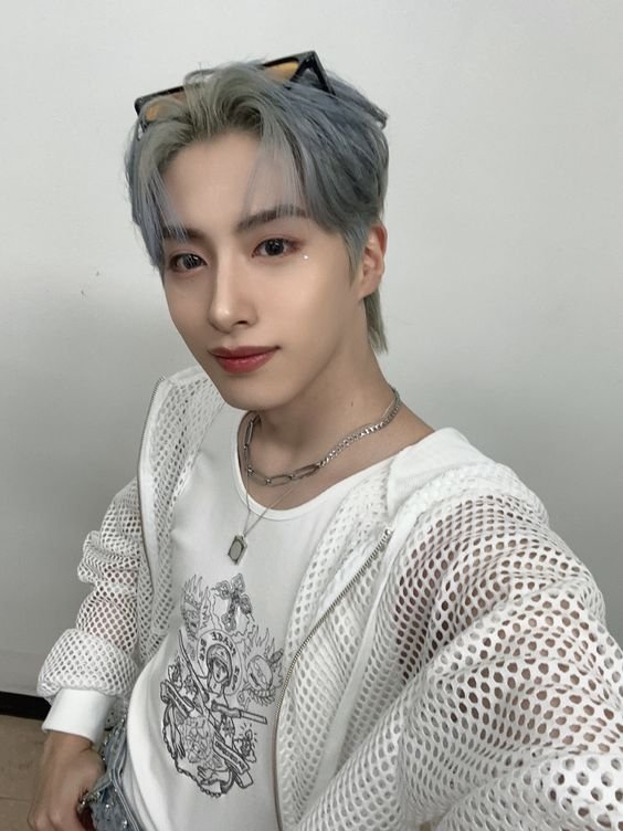 UpdateKBoys's tweet photo. 🎂🎉 Hoje, o Xion do Oneus, está completando 24 anos. Parabéns!
Nós desejamos um feliz aniversário, muita saúde e sucesso em sua carreira! 🥳✨
HAPPY XION DAY
#HAPPYXIONDAY
#ONEUS #원어스
#XION #시온 https://t.co/0IiuJmq6wE