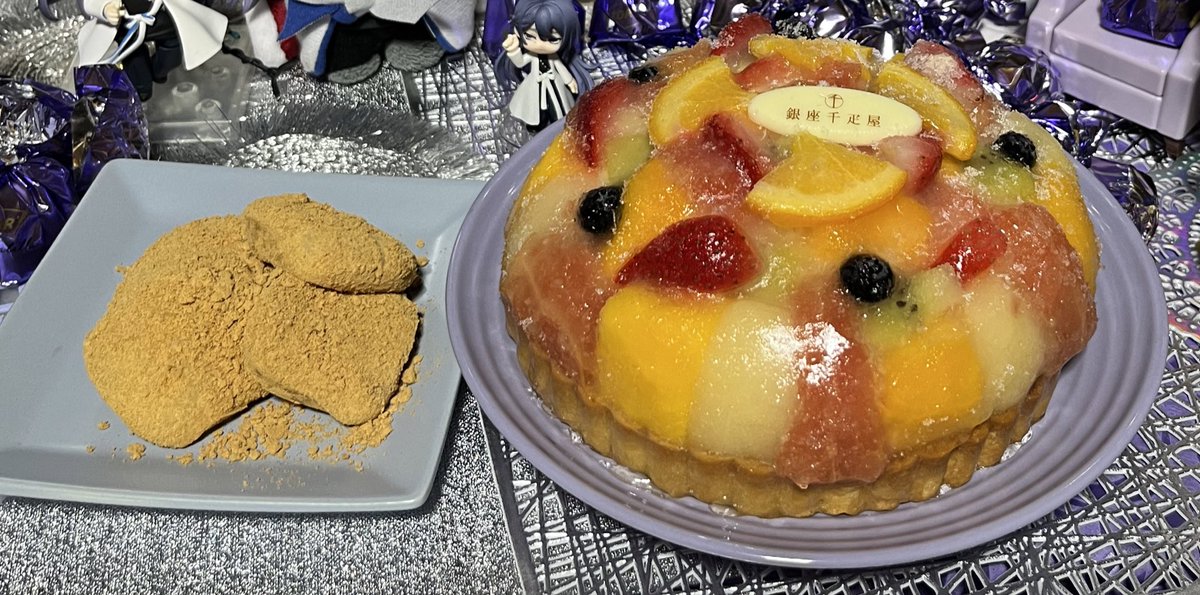GinCigarr0's tweet photo. めでたいから先生の好きな物色々用意した！！！お誕生日おめでとうございます🎉 https://t.co/vK50xSdO86