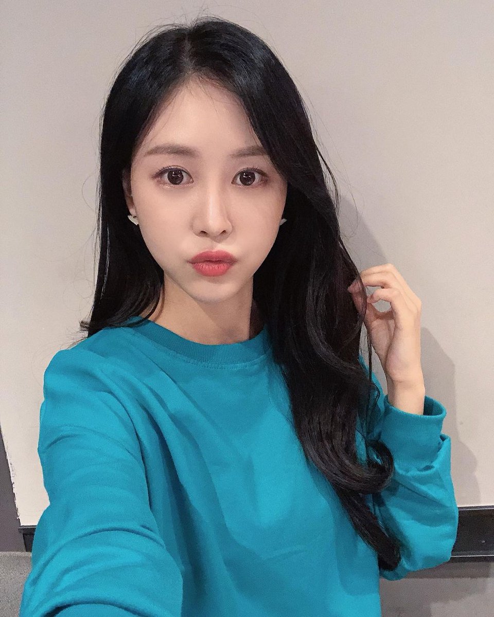 일직선으로 뚫린 빠른 길보다는
산 따라 물 따라가는 길이 더 아름답습니다.
박노해, <굽이 돌아가는 길> 중에서