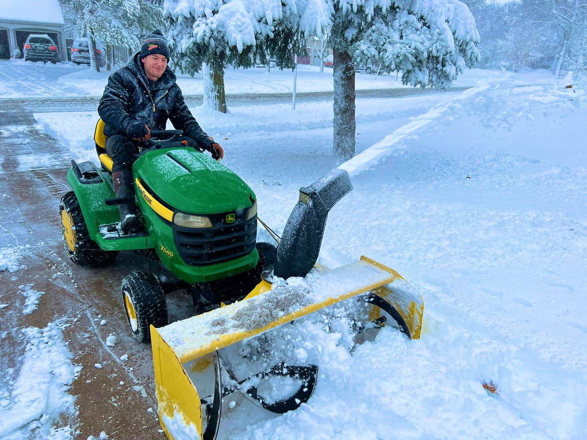 Hey <a href="/franfraschilla/">Fran Fraschilla</a> we can fit two wide on this beast, we’ll come get you!