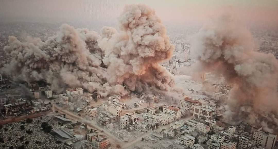 rafi_sumayya's tweet photo. Pakistan🇵🇰 was never meant to play puppet in Western hands. It has its own stance which it should reiterate with utter firmness. Pakistan🇵🇰 must submit the "Declaration of Intervention" to support SA🇿🇦 in ICJ. #GazaCallsPakistan_toICJ
@SenatorMushtaq
@afnanullahkh
@HamidMirPAK https://t.co/YX6z8tgbed
