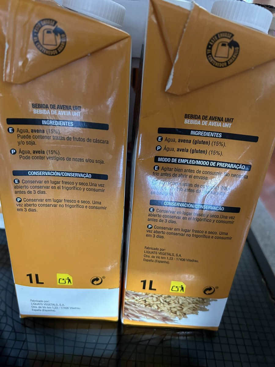 Monicamtinez's tweet photo. ¿Cuándo se van a preocupar las grandes empresas de los alérgicos a ciertos alimentos? Ahora @Mercadona decide añadir posibles trazas a todo para evitarse problemas. Misma bebida de avena dos etiquetados @consumidores @SEAIC_Alergia ¿no contenía trazas antes o no lo declaraban? https://t.co/p2WMa4MgLH