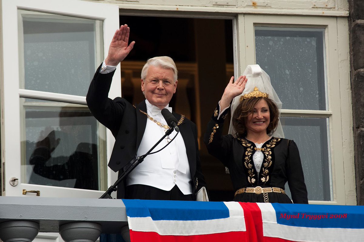 Fimmti forseti Íslands: Ólafur Ragnar Grímsson 
Tók við embætti: 1. ágúst 1996 
Lausn frá embætti: 31. júlí 2016 
Sat í: 7.304 daga 
Kjörtímabil: 5 
Aldur í forsetatíð: 53 til 73 ára
Sá lýðræðislega kjörni þjóðarleiðtogi sem lengst hefur setið í Evrópu.