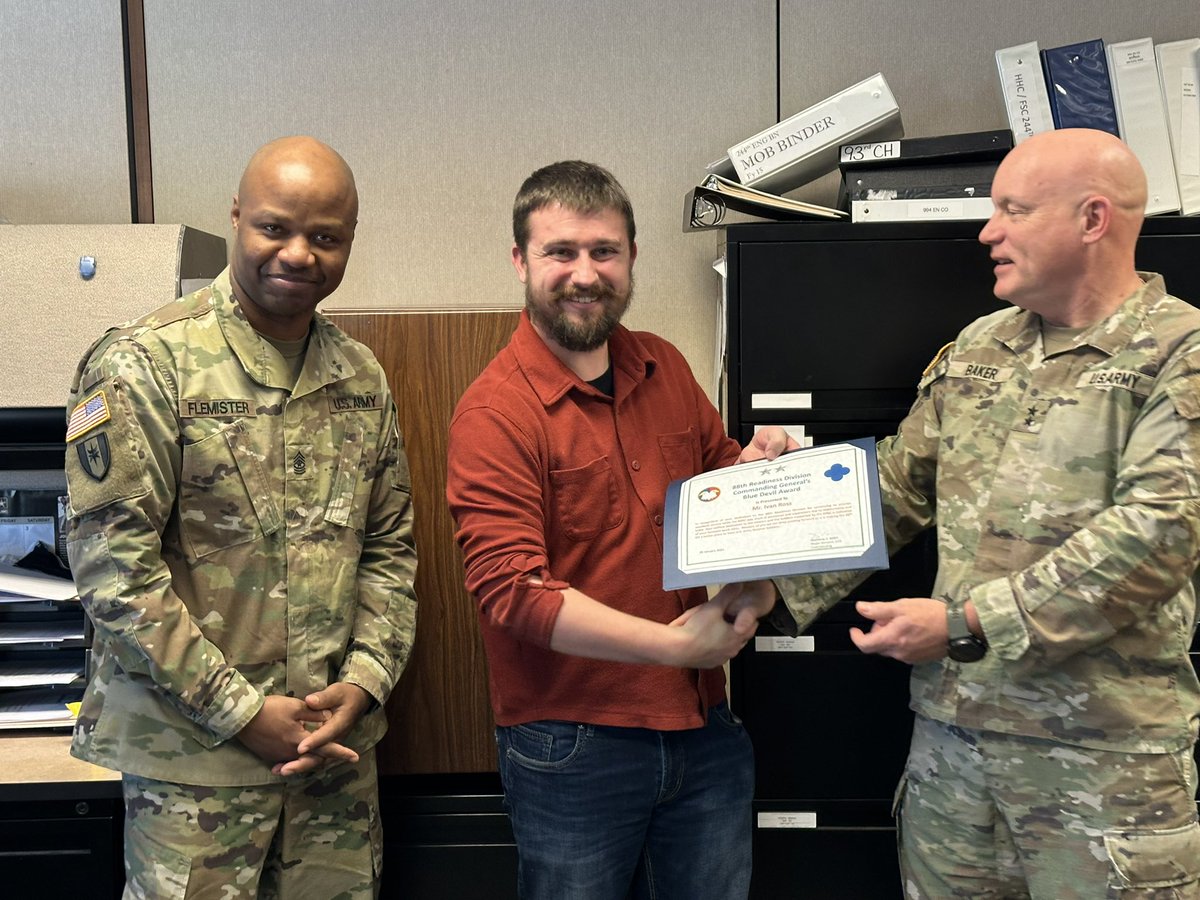 MG Baker and SGM Flemister are in Aurora, CO this week. They stopped by AMSA 100 and the Colorado RPAC yesterday to meet with employees and present a couple Blue Devil Awards. Congratulations to: Shala Roberts, Caleb Puccio, and Ivan Ross @USArmyReserve @ChiefUSAR