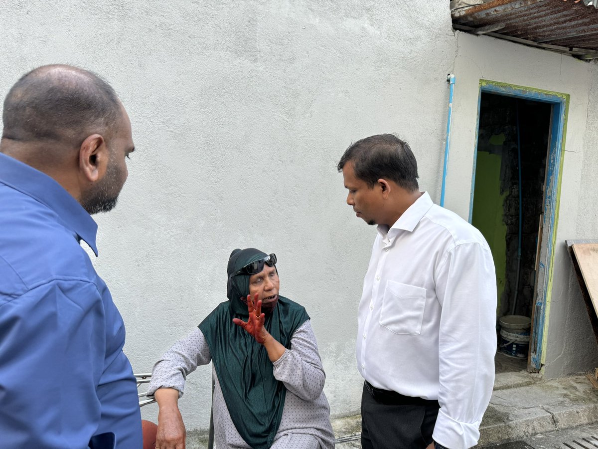 ajwed_ahmed's tweet photo. Candidate No. 3, Uza. Aishath Azima Shakoor (PPM-PNC, Malé City Mayoral Candidate) ge door to door
#MuizzuDhuveli #AzimaForMayor #Azima #PNC #PPMPNC #Male #DhiveheengeRaajje #IthubaaruMaalimeeE https://t.co/t7cBtKStLd