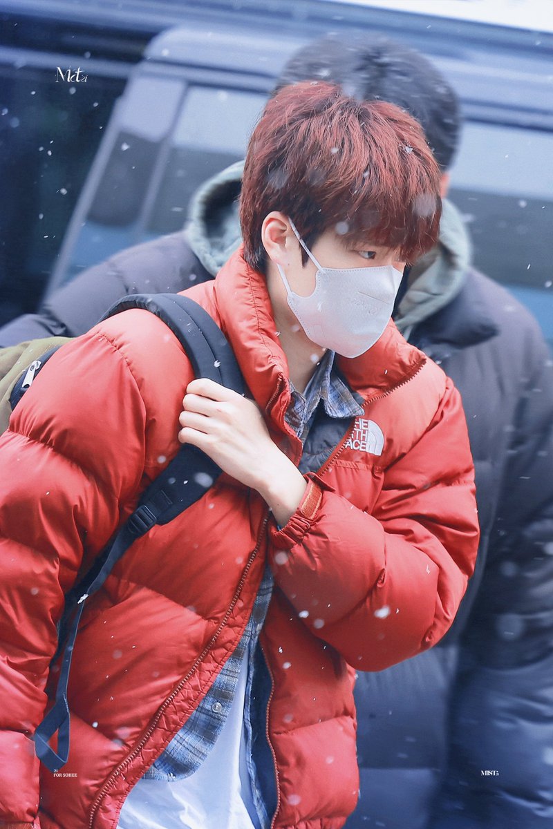 MIST1121_'s tweet image. 240109 눈이 내렸어요❄️

#소희 #SOHEE #라이즈 #RIIZE