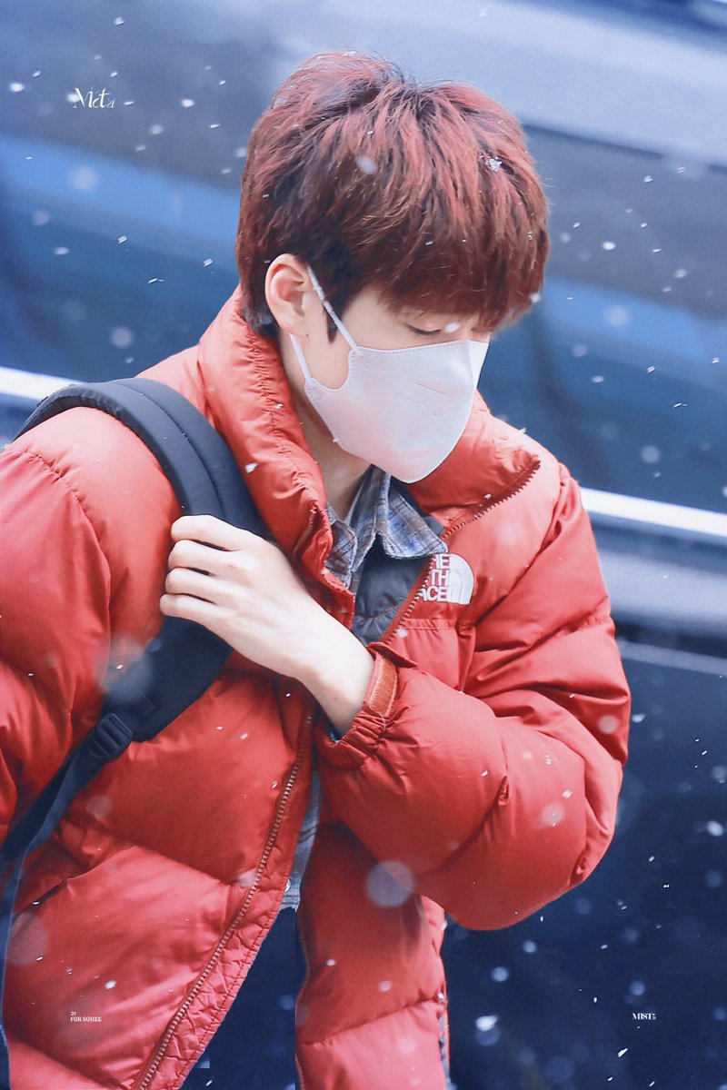 MIST1121_'s tweet image. 240109 눈이 내렸어요❄️

#소희 #SOHEE #라이즈 #RIIZE