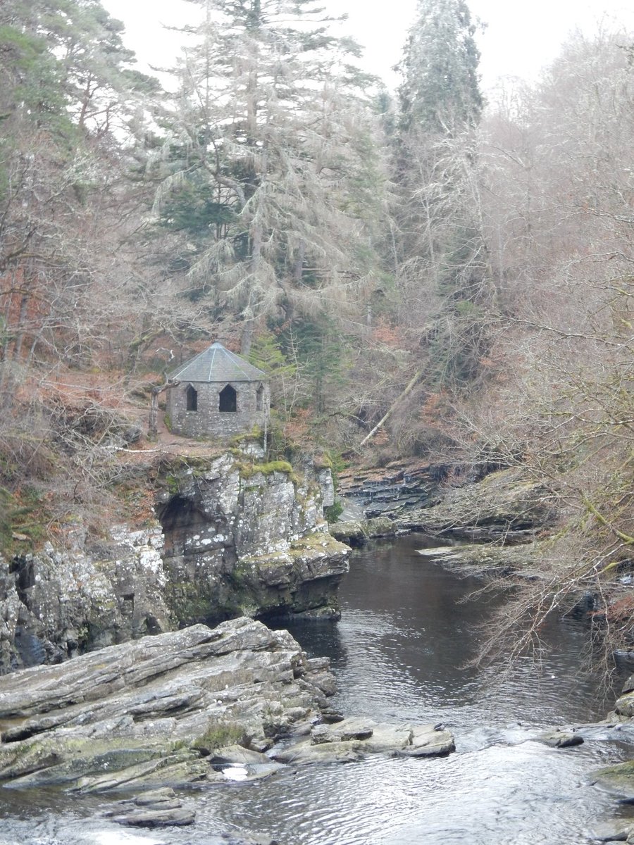 RobWilson_RW's tweet photo. I had a day out of the office today to do a delivery to Fort William. Had to stop for a photo or two ๐ท
Absolutely stunning๐
#CommandoMemorial Spean Bridge,
#LochLochy and
#TheHermitage at Invermoriston. https://t.co/AYBHa0wZaj