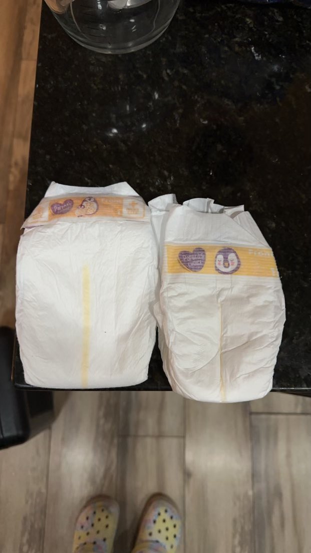 RealCourtney_S's tweet image. @Walmart  now what is this about!? Same size diapers as labeled on the boxes, the smaller one is the box we just bought, my baby can’t fit in these 😡  #parentschoice #wrongsize #wasteofmoney