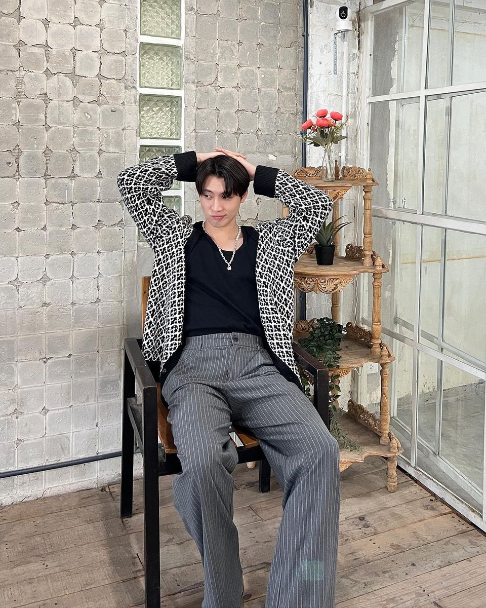 4MEANfc's tweet photo. Mean IG Update: 9.01.2024
IG: @ m34nismind 

ในมือของฉันนั้นมีดอกไม้🌺🌺

#MeanPhiravich 
#MeanTro https://t.co/AQJqSF4sew