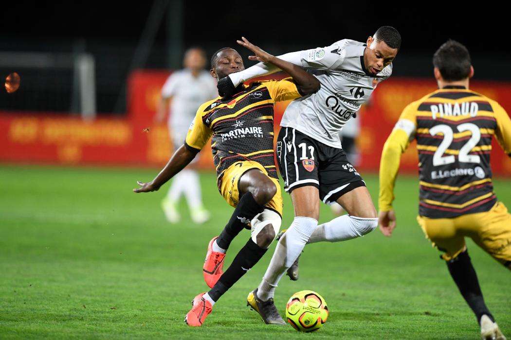 Football | Mercato : l'ex-Clermontois Wesley Jobello va découvrir un nouveau championnat
▶️ lamontagne.fr/clermont-ferra…