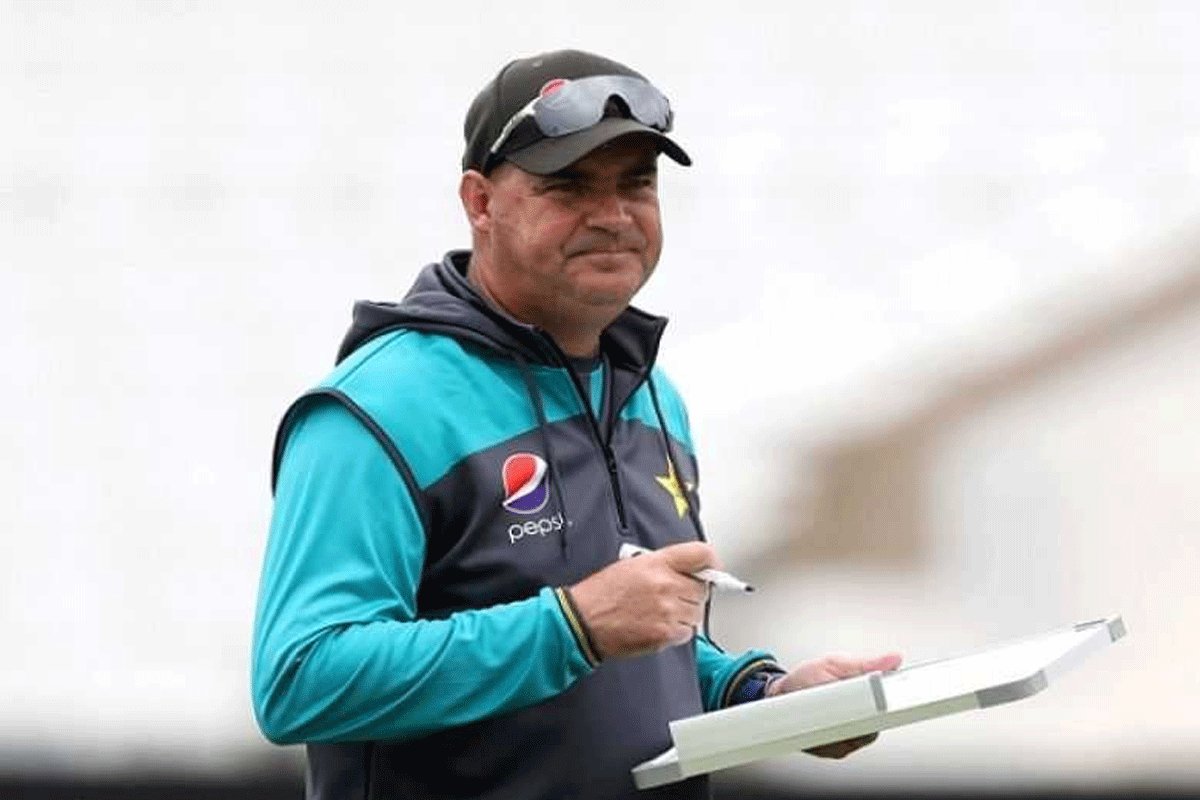 TheViewsNetwork's tweet photo. ورلڈ کپ میں پاکستان ٹیم کے ڈائریکٹر کی ذمہ داریاں نبھانے والے مکی آرتھر نے نوشتہ دیوار پڑھتے ہوئے...👇
https://t.co/Jx8st4JpGm
#SportsNews
#9thJan2024
#PakistanCricket
#AustrailianTeam
#TeamDirector
#MickeyArthur
#Resignation
#TVNNews
#TVNUrdu
#TVNSports
#TheViewsNetwork https://t.co/djRE2CrFyY