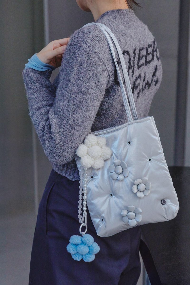 ilysbears's tweet image. รับพรี #Coller 

• ราคาในภาพ / มัดจำ 50%

─ 💌 24฿ เก็บตอนของถึงไทย
─ ✈️ รอ 7-10 วัน หลังส่งกลับ
─ 💬 dm ค่ะ
#ตลาดนัดnewjeans #พรีออเดอร์เกาหลี