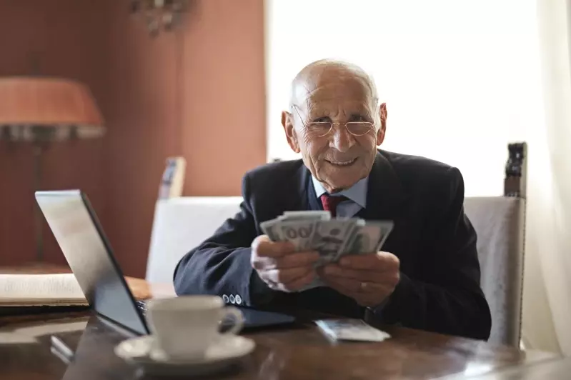 How much money do you need to save to live a stable life after retirement? Living in different regions can vary greatly. A study of people over the age of 65 showed that one million people in California would last only 14 years of retirement.