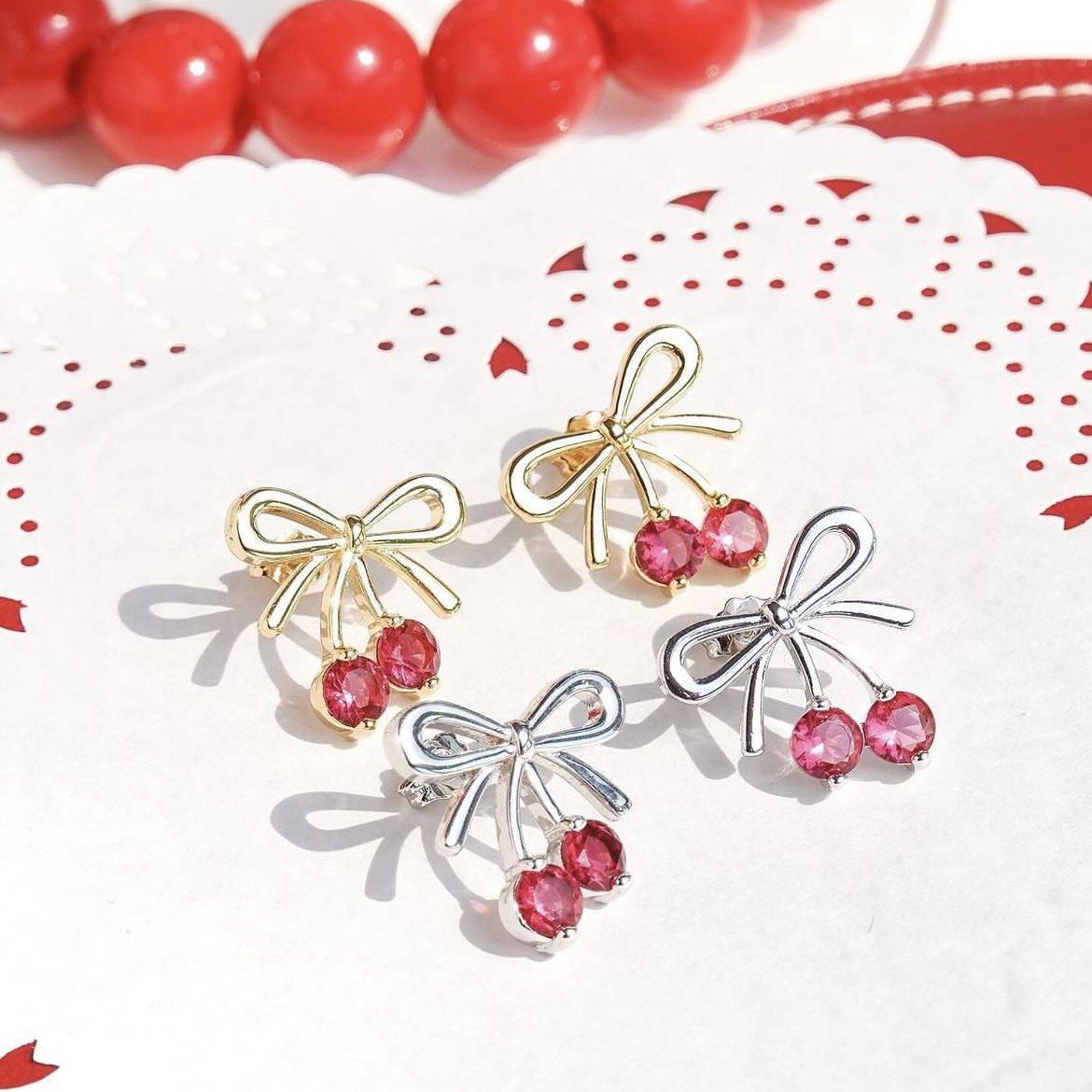 MM_sharing's tweet photo. อยู่ในโหมดคลั่งรักโบว์ค่ะ  ต่างหู merry cherry จาก Rinda studio คือน่ารักสุบๆๆ ความโบว์และเชอร์รี่ที่ลงตัว ไอเลิ้บ💕

🎀+🍒 https://t.co/DynYIrMzAA https://t.co/lquf0WgJ14