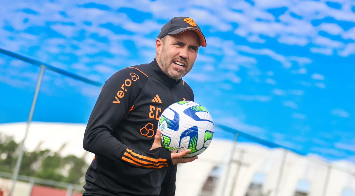 🗞️ <a href="/Alexandre_Ernst/">Alexandre Ernst</a> 

"É informação: Coudet condicionou sua renovação a ter um time para disputar títulos."

#OsDonosDaBolaRS

youtube.com/live/lPSb2WTUI…