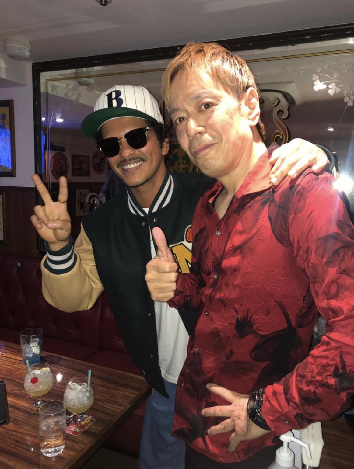 ブルーノ・マーズ ハローキティ スタジャン Hello Kitty & Bruno Mars