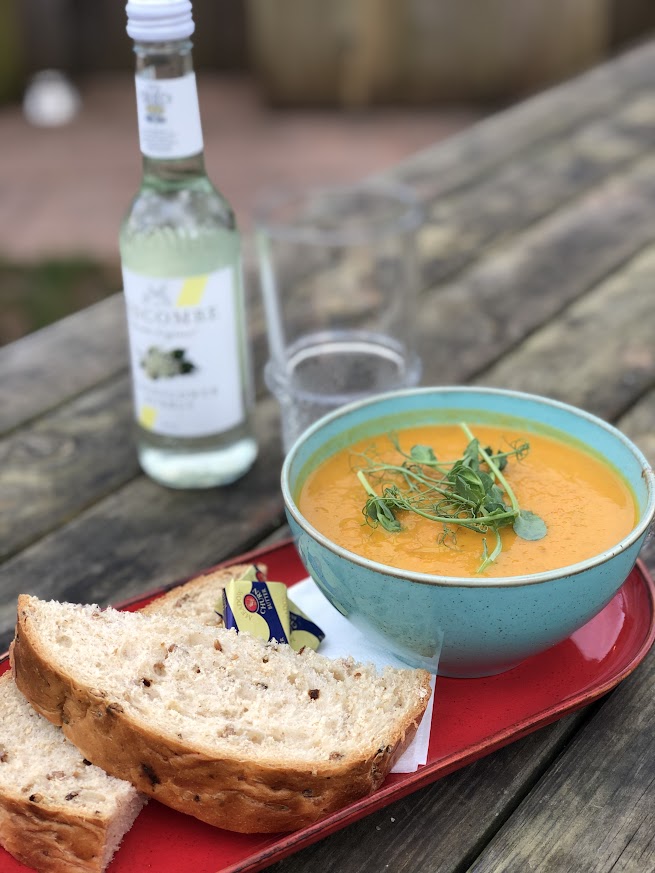 Occombe_Farm's tweet photo. Brrrr ❄️ Something to keep you warm & toasty this winter!
Delicious farm-made soup from our Occombe Farm Cafe🍜
Check out our Specials board for the soup of the day!
#occombefarm #winterwarmers #heartyfoods #homemadesoup #keepcosyandwarm #healthyeating #nationalsoupmonth https://t.co/Py10ySwLvK