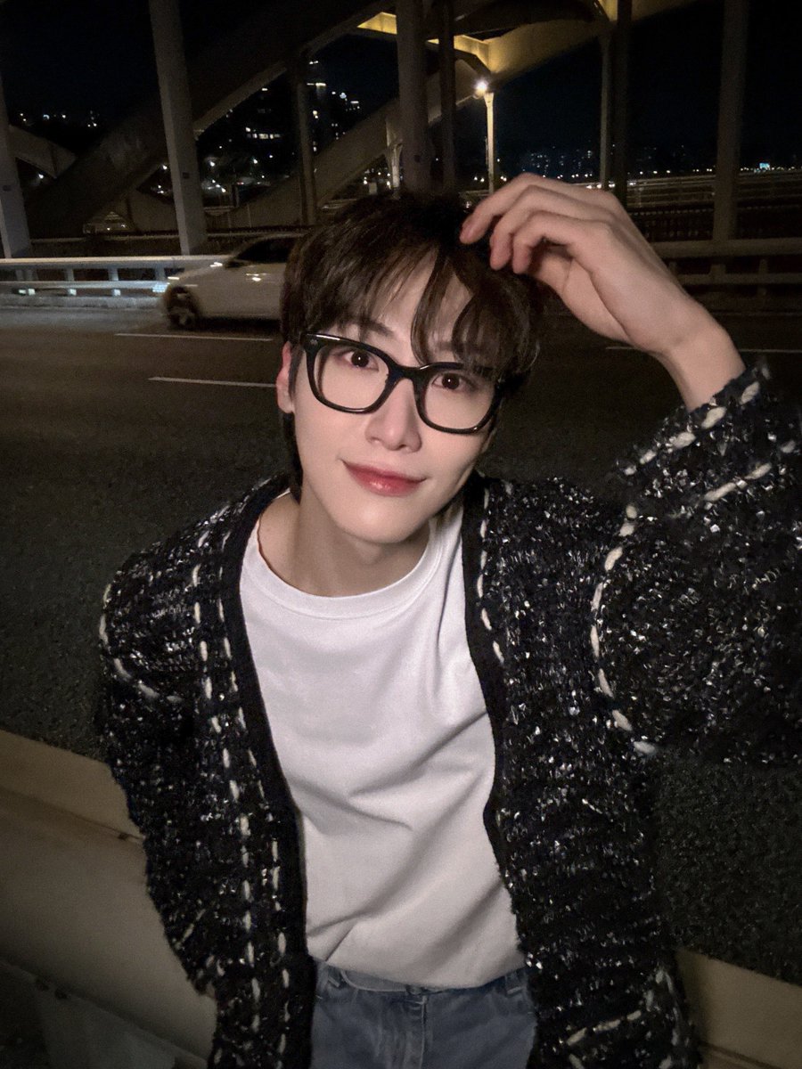 official_ONEWE's tweet photo. [#동명]
💛위브들께 드리는 작은 선물💛
           💛MY B-DAY💛 https://t.co/yaibz9YzGb