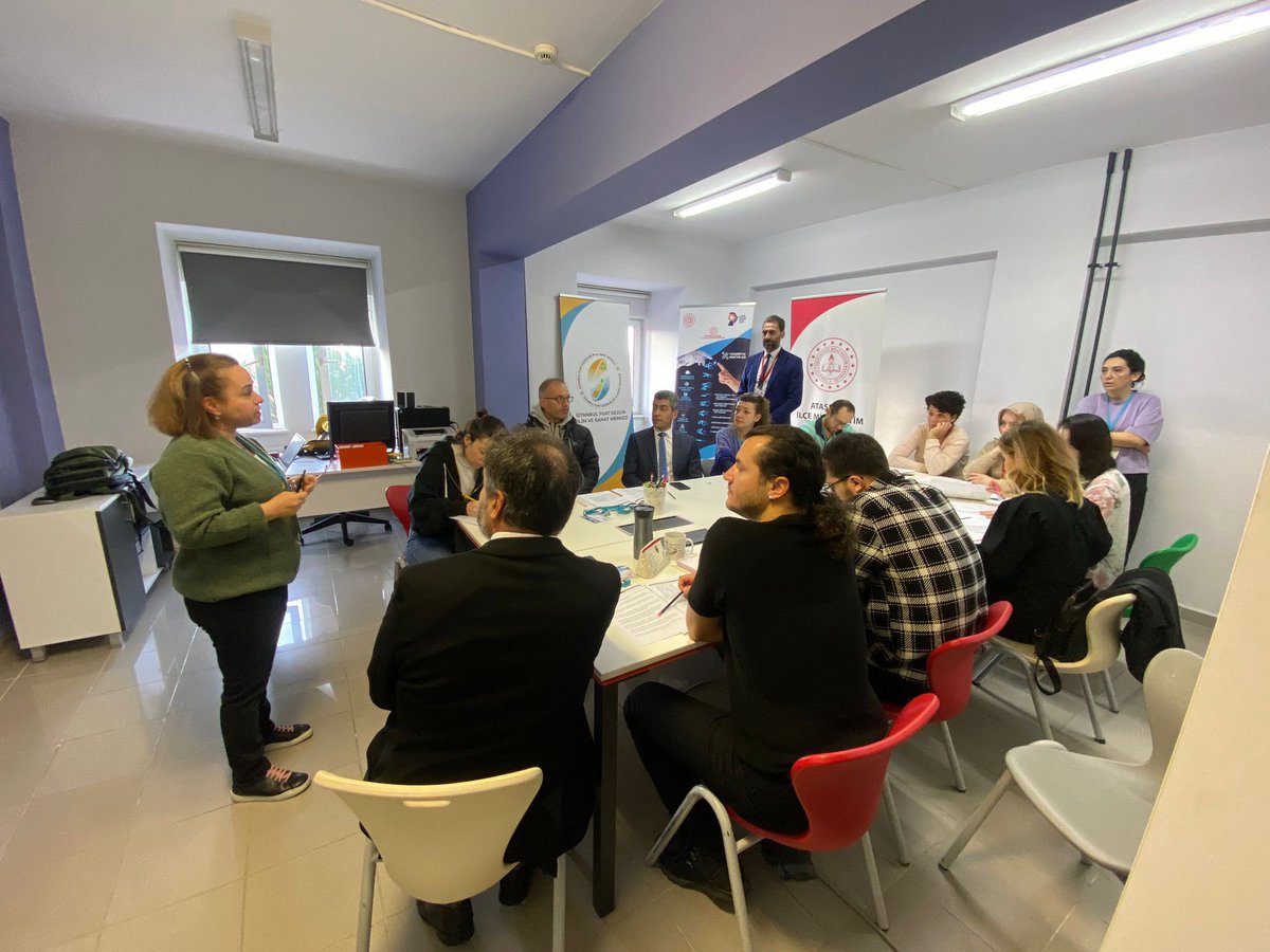 İSTKA kapsamında yürütülen"Tasarım ve Mentor Ağı Projesi"Mentor Eğitimleri içeriğinde İstanbul Fuat Sezgin BILSEM'de düzenlenen Akıl ve Zeka Oyunları Eğitici Eğitiminde Sudoku dersi, Ataşehir İlçe Milli Eğitim Müdümüz Sn.<a href="/iyildirim58/">ismail yıldırım 🇹🇷</a>’ın katılımıyla gerçekleşti.
<a href="/tcmeb/">Millî Eğitim Bakanlığı</a> <a href="/istkaorgtr/">İSTKA</a>