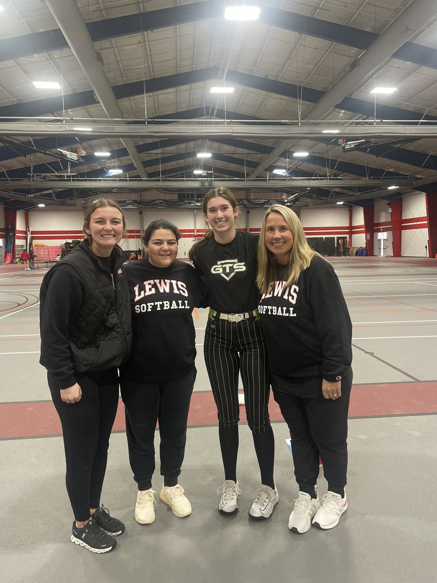 Reagan Hunley tweet media